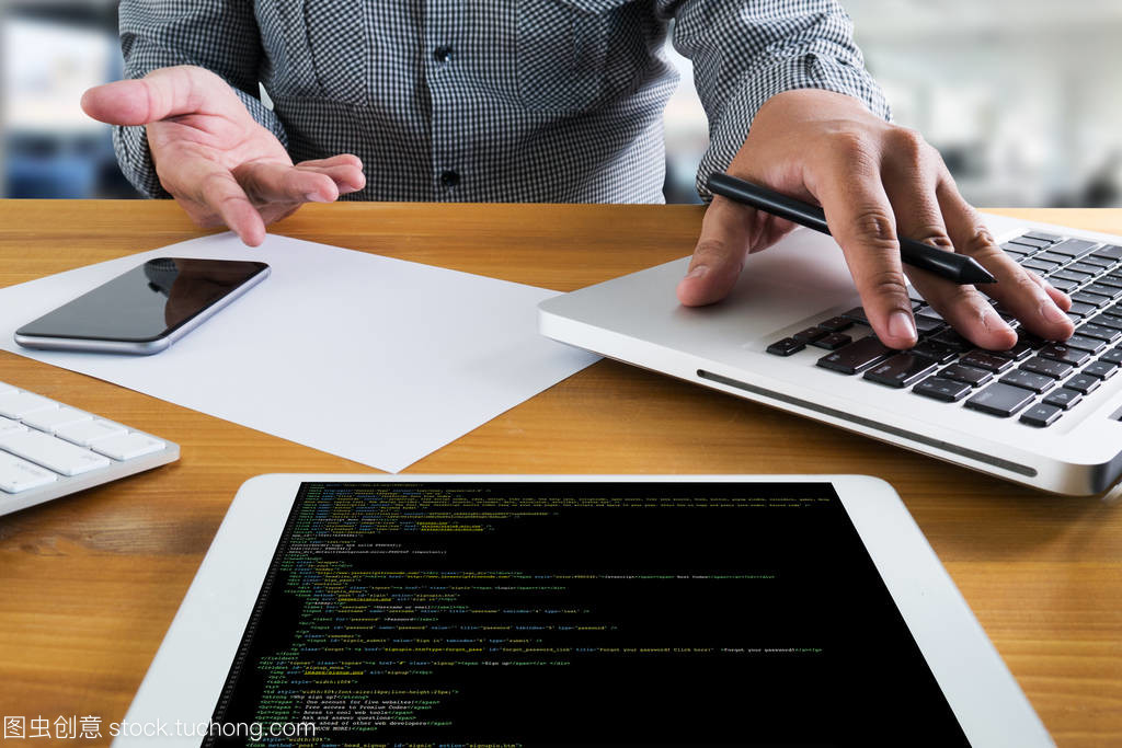 移動應(yīng)用與桌面軟件 現(xiàn)代計算機(jī)軟件開發(fā)團(tuán)隊的雙軌并行之道